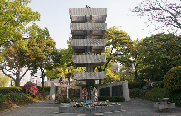 A memorial for the victims of the nuclear bomb in Hiroshima | Source: ANDY CRUMP / SCIENCE PHOTO LIBRARY