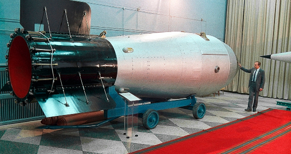 A model of the largest hydrogen bomb in history the Soviet “Tsar Bomba”, in a museum in Russia | Source: SPUTNIK / SCIENCE PHOTO LIBRARY