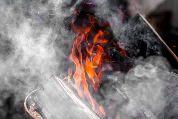 Smoke in a fireplace | Photograph: Novi4kova Tatsiana, Shutterstock